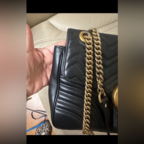 Sold !! EUC! Gucci Marmont Medium - Picture 3 of 13